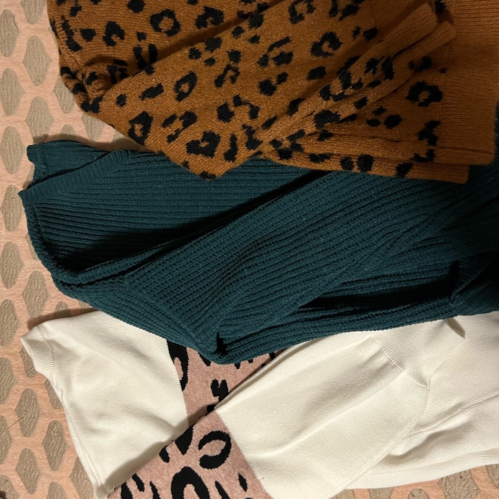 Lot Sweaters